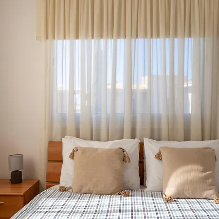 Cozy 2 Bedroom Apartment, Diana Gardens At