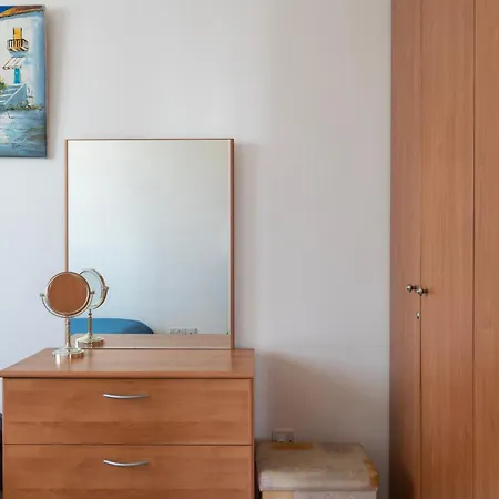 아파트 Cozy 2 Bedroom Apartment, Diana Gardens At *