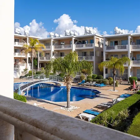 Cozy 2 Bedroom Apartment, Diana Gardens At Lägenhet *