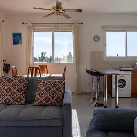 Cozy 2 Bedroom Apartment, Diana Gardens At Lägenhet Paphos