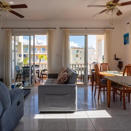 Cozy 2 Bedroom Apartment, Diana Gardens At Apartmán *