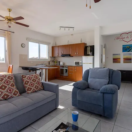 Cozy 2 Bedroom Apartment, Diana Gardens At Paphos