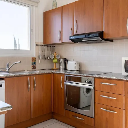 Cozy 2 Bedroom Apartment, Diana Gardens At